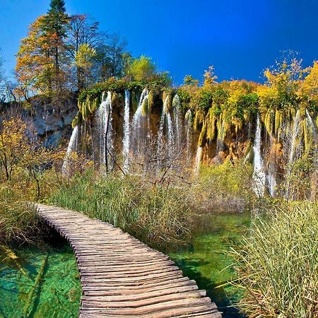 Andrea In Sertic Poljana - Haus Fuer 6 Personen Plitvička Jezera Buitenkant foto