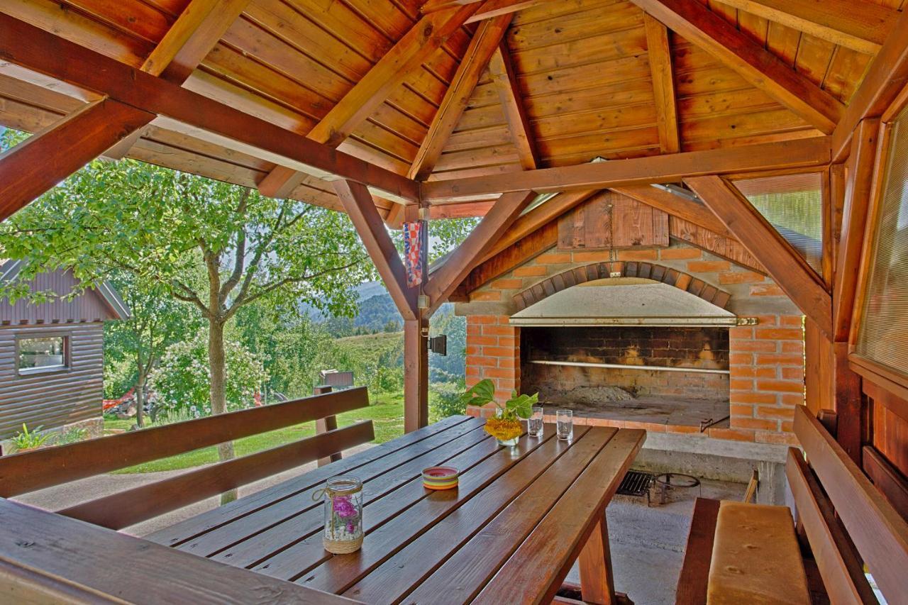 Andrea In Sertic Poljana - Haus Fuer 6 Personen Plitvička Jezera Buitenkant foto