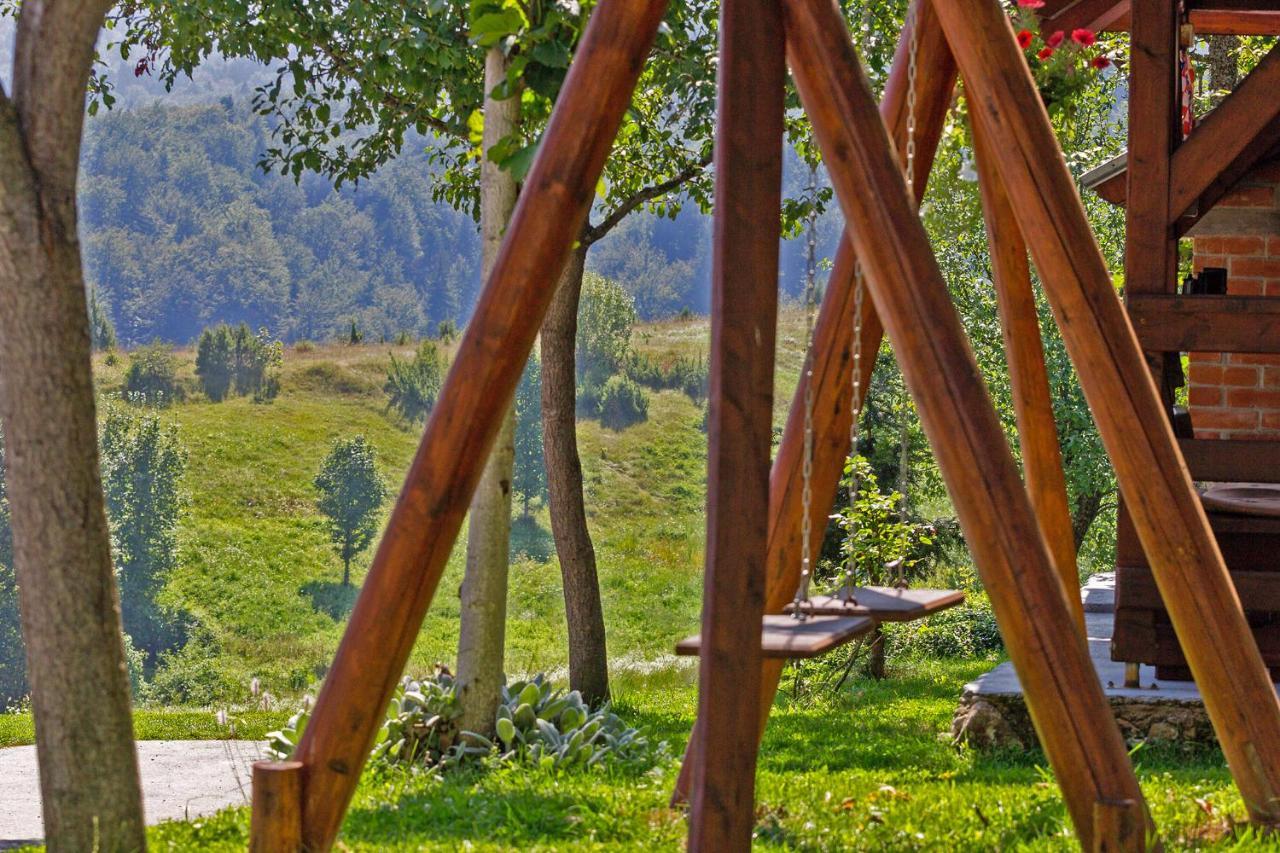 Andrea In Sertic Poljana - Haus Fuer 6 Personen Plitvička Jezera Buitenkant foto
