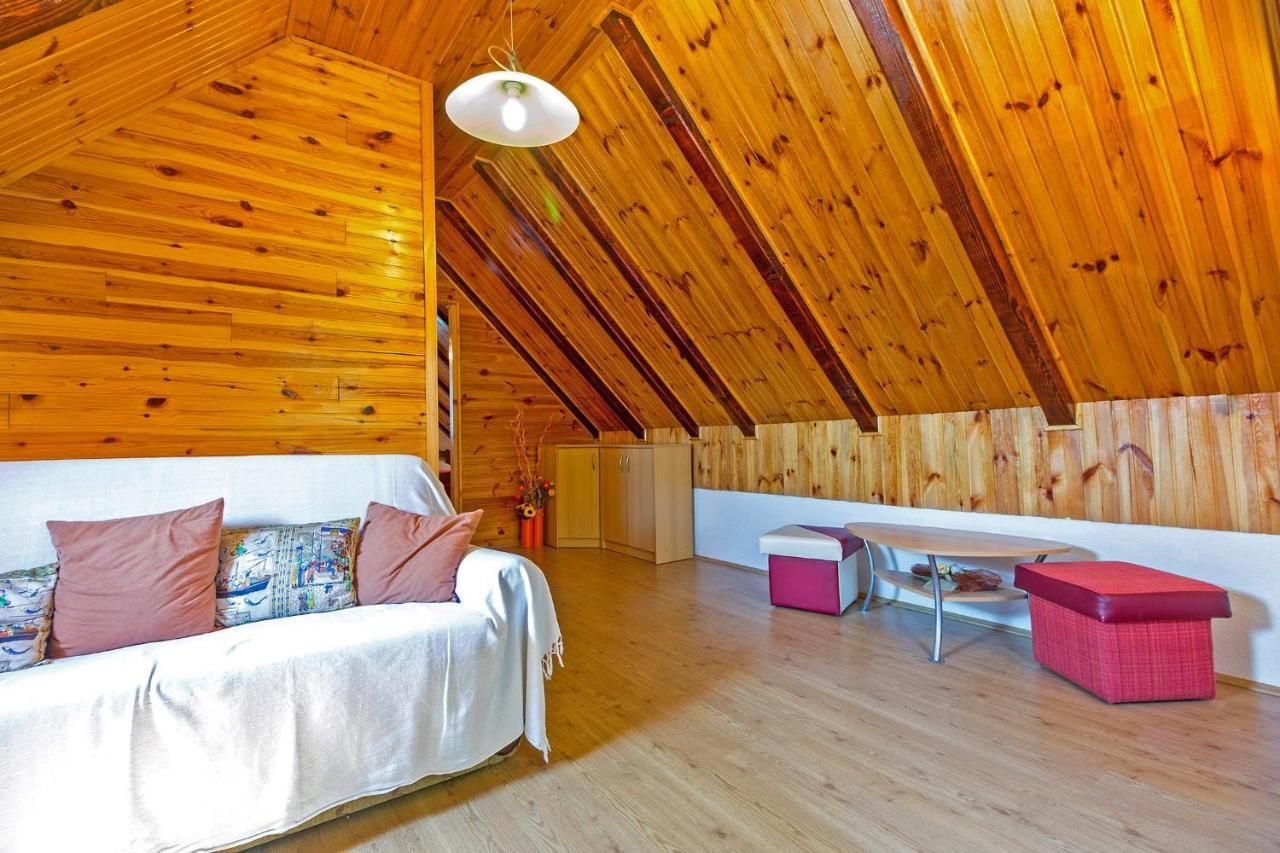 Andrea In Sertic Poljana - Haus Fuer 6 Personen Plitvička Jezera Buitenkant foto